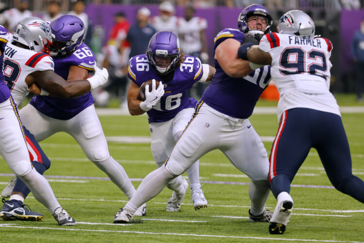Patriots beat Vikings 20-12 as rookies Henderson and Chism each record another preseason TD